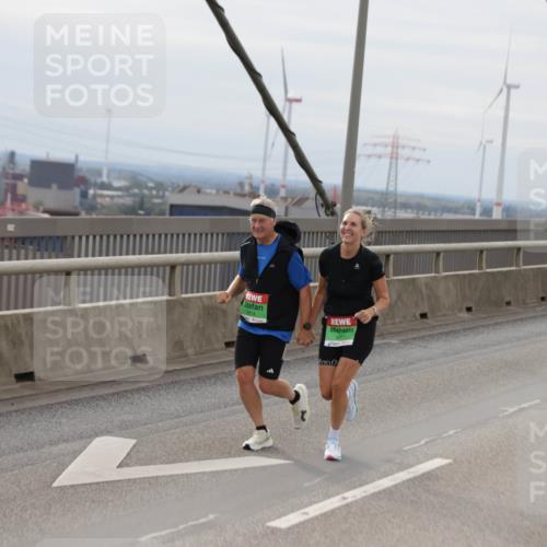 03.10.2025 - Köhlbrandbrückenlauf Jannik Wohlers http://msf.ph/oto/9151117 03.10.2025 15:57:22 Position 1 8914, 8917 meine-sportfotos.de