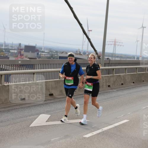 03.10.2025 - Köhlbrandbrückenlauf Jannik Wohlers http://msf.ph/oto/9151122 03.10.2025 15:57:22 Position 1 8917 meine-sportfotos.de