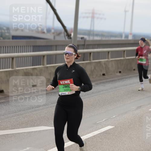 03.10.2025 - Köhlbrandbrückenlauf Jannik Wohlers http://msf.ph/oto/9151128 03.10.2025 15:57:24 Position 1 9437 meine-sportfotos.de