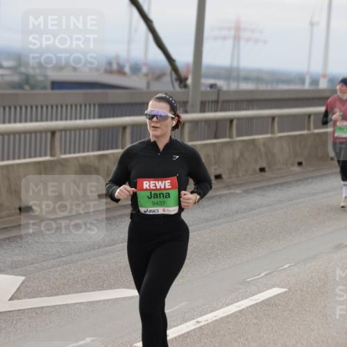03.10.2025 - Köhlbrandbrückenlauf Jannik Wohlers http://msf.ph/oto/9151131 03.10.2025 15:57:24 Position 1 9437 meine-sportfotos.de