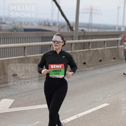 03.10.2025 - Köhlbrandbrückenlauf Jannik Wohlers http://msf.ph/oto/9151133 03.10.2025 15:57:24 Position 1 9437 meine-sportfotos.de