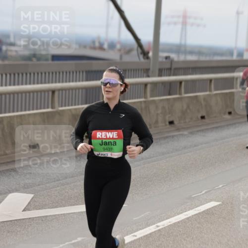 03.10.2025 - Köhlbrandbrückenlauf Jannik Wohlers http://msf.ph/oto/9151134 03.10.2025 15:57:24 Position 1 9437 meine-sportfotos.de