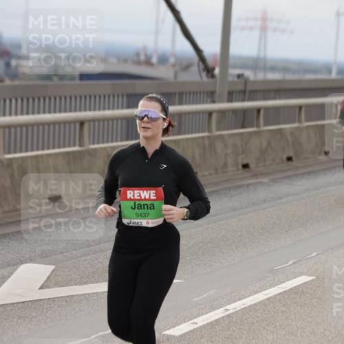 03.10.2025 - Köhlbrandbrückenlauf Jannik Wohlers http://msf.ph/oto/9151135 03.10.2025 15:57:24 Position 1 9437 meine-sportfotos.de