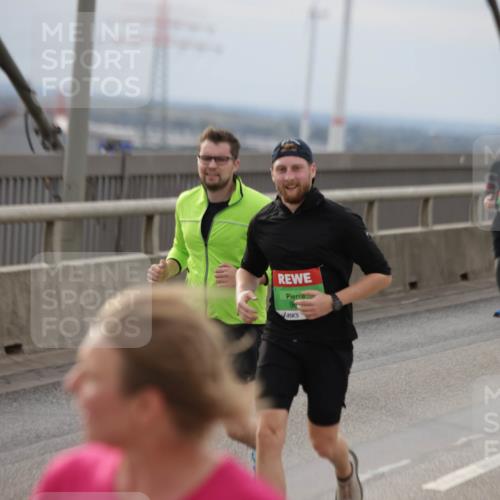 03.10.2025 - Köhlbrandbrückenlauf Jannik Wohlers http://msf.ph/oto/9151159 03.10.2025 15:57:32 Position 1  meine-sportfotos.de