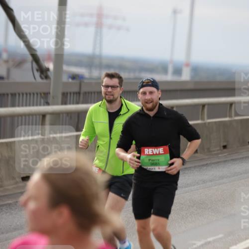 03.10.2025 - Köhlbrandbrückenlauf Jannik Wohlers http://msf.ph/oto/9151162 03.10.2025 15:57:33 Position 1 9681 meine-sportfotos.de