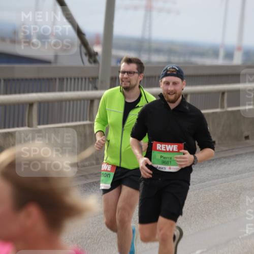 03.10.2025 - Köhlbrandbrückenlauf Jannik Wohlers http://msf.ph/oto/9151168 03.10.2025 15:57:33 Position 1 9681 meine-sportfotos.de