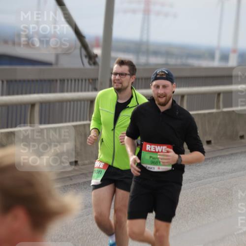 03.10.2025 - Köhlbrandbrückenlauf Jannik Wohlers http://msf.ph/oto/9151169 03.10.2025 15:57:33 Position 1 9681 meine-sportfotos.de