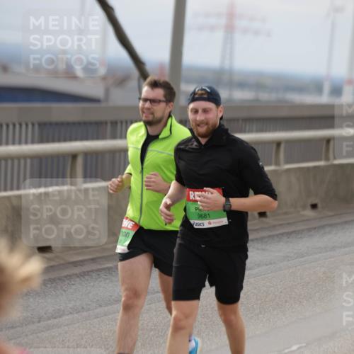 03.10.2025 - Köhlbrandbrückenlauf Jannik Wohlers http://msf.ph/oto/9151172 03.10.2025 15:57:33 Position 1 9681 meine-sportfotos.de