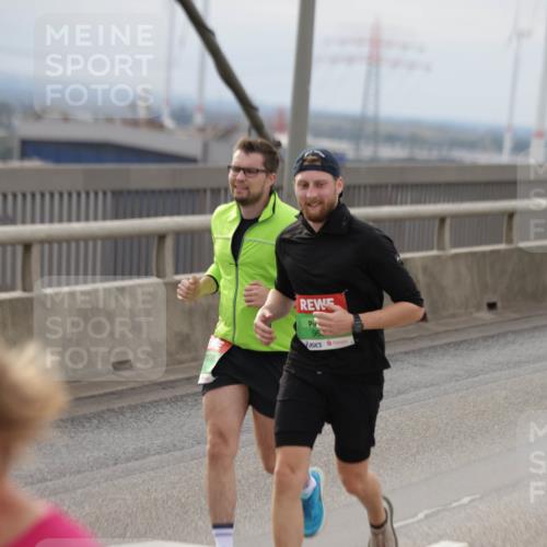 03.10.2025 - Köhlbrandbrückenlauf Jannik Wohlers http://msf.ph/oto/9151173 03.10.2025 15:57:33 Position 1 96 meine-sportfotos.de