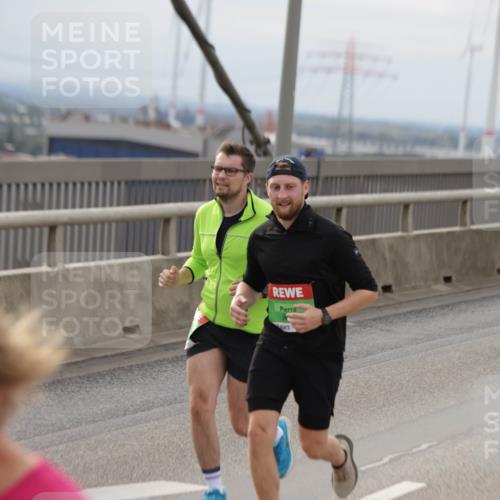 03.10.2025 - Köhlbrandbrückenlauf Jannik Wohlers http://msf.ph/oto/9151174 03.10.2025 15:57:33 Position 1  meine-sportfotos.de