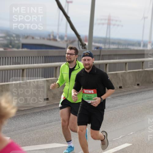 03.10.2025 - Köhlbrandbrückenlauf Jannik Wohlers http://msf.ph/oto/9151175 03.10.2025 15:57:33 Position 1 9681 meine-sportfotos.de