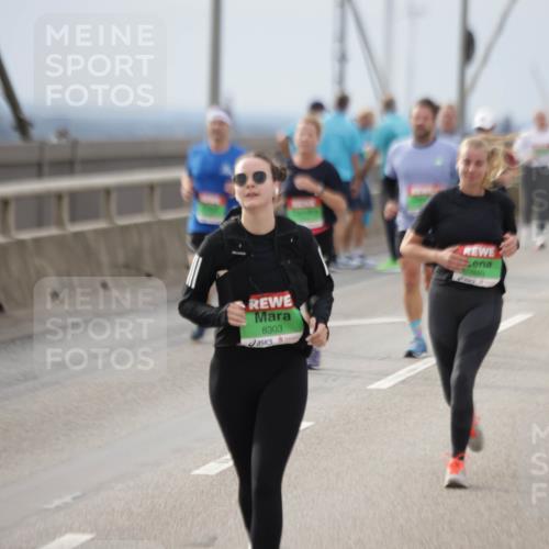 03.10.2025 - Köhlbrandbrückenlauf Jannik Wohlers http://msf.ph/oto/9151193 03.10.2025 15:57:44 Position 1 8303, 7693 meine-sportfotos.de