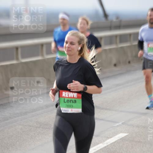 03.10.2025 - Köhlbrandbrückenlauf Jannik Wohlers http://msf.ph/oto/9151214 03.10.2025 15:57:47 Position 1 7693 meine-sportfotos.de
