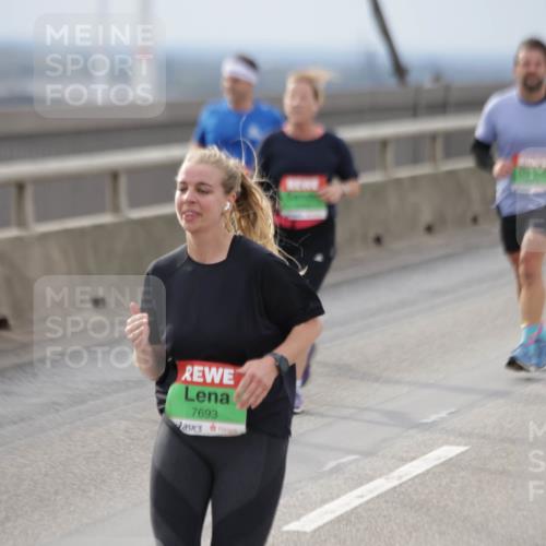 03.10.2025 - Köhlbrandbrückenlauf Jannik Wohlers http://msf.ph/oto/9151218 03.10.2025 15:57:47 Position 1 7693 meine-sportfotos.de