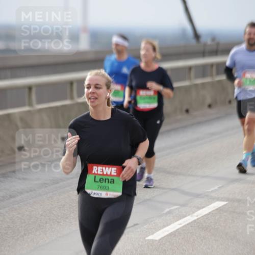 03.10.2025 - Köhlbrandbrückenlauf Jannik Wohlers http://msf.ph/oto/9151219 03.10.2025 15:57:47 Position 1 7693 meine-sportfotos.de