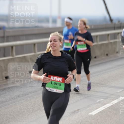 03.10.2025 - Köhlbrandbrückenlauf Jannik Wohlers http://msf.ph/oto/9151221 03.10.2025 15:57:47 Position 1 7693 meine-sportfotos.de