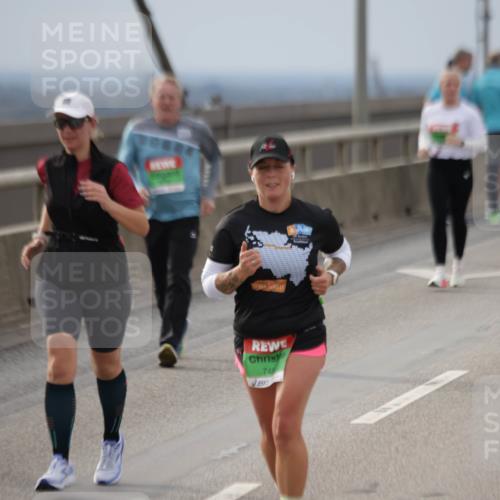 03.10.2025 - Köhlbrandbrückenlauf Jannik Wohlers http://msf.ph/oto/9151240 03.10.2025 15:57:51 Position 1 748 meine-sportfotos.de