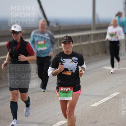 03.10.2025 - Köhlbrandbrückenlauf Jannik Wohlers http://msf.ph/oto/9151242 03.10.2025 15:57:51 Position 1 7484 meine-sportfotos.de