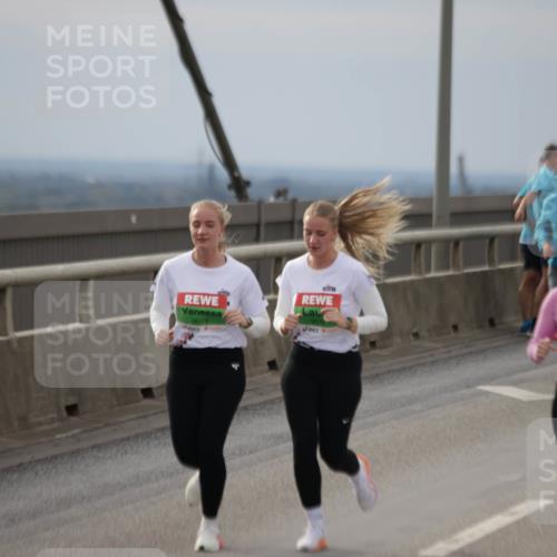 03.10.2025 - Köhlbrandbrückenlauf Jannik Wohlers http://msf.ph/oto/9151261 03.10.2025 15:57:56 Position 1 9079 meine-sportfotos.de