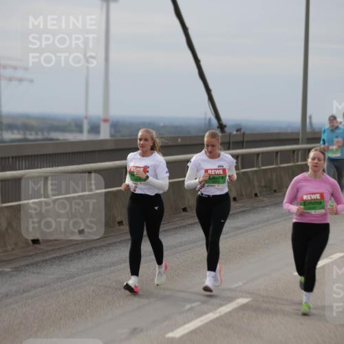 03.10.2025 - Köhlbrandbrückenlauf Jannik Wohlers http://msf.ph/oto/9151266 03.10.2025 15:57:57 Position 1  meine-sportfotos.de
