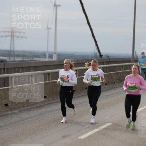 03.10.2025 - Köhlbrandbrückenlauf Jannik Wohlers http://msf.ph/oto/9151268 03.10.2025 15:57:57 Position 1  meine-sportfotos.de