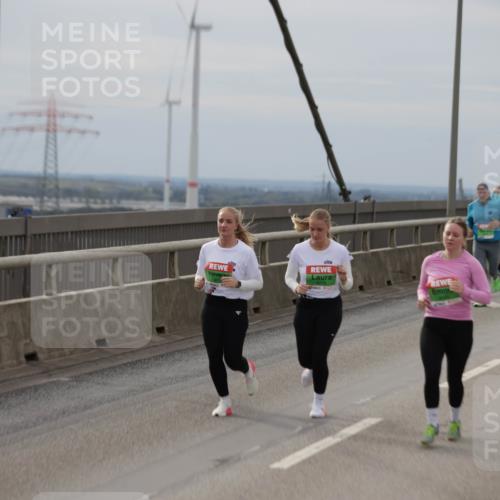 03.10.2025 - Köhlbrandbrückenlauf Jannik Wohlers http://msf.ph/oto/9151269 03.10.2025 15:57:57 Position 1  meine-sportfotos.de