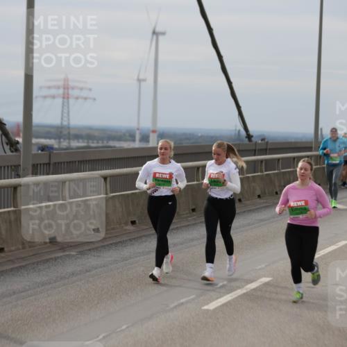 03.10.2025 - Köhlbrandbrückenlauf Jannik Wohlers http://msf.ph/oto/9151272 03.10.2025 15:57:57 Position 1 9079 meine-sportfotos.de