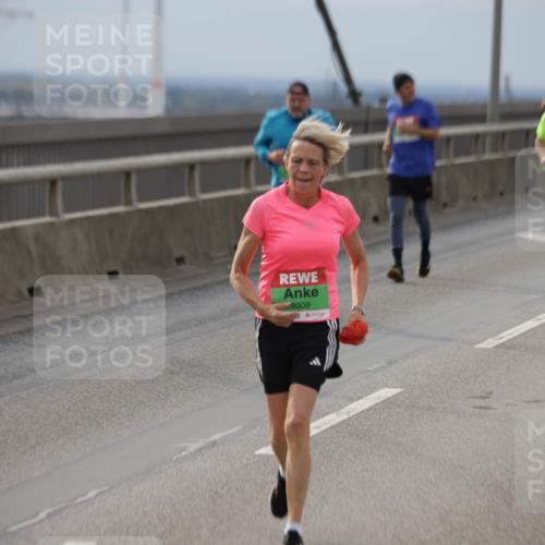 03.10.2025 - Köhlbrandbrückenlauf Jannik Wohlers http://msf.ph/oto/9151295 03.10.2025 15:58:01 Position 1 9309, 1 meine-sportfotos.de
