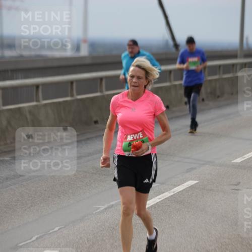 03.10.2025 - Köhlbrandbrückenlauf Jannik Wohlers http://msf.ph/oto/9151300 03.10.2025 15:58:01 Position 1  meine-sportfotos.de