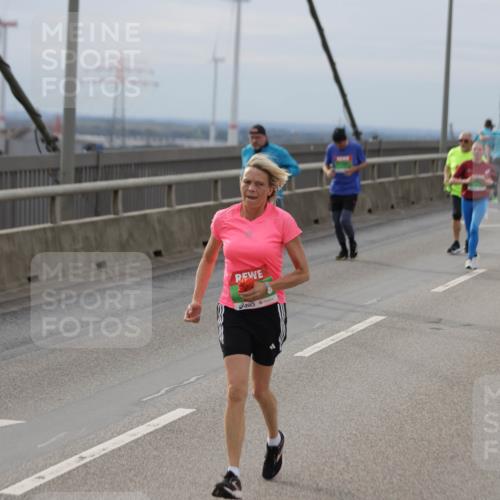 03.10.2025 - Köhlbrandbrückenlauf Jannik Wohlers http://msf.ph/oto/9151305 03.10.2025 15:58:02 Position 1  meine-sportfotos.de