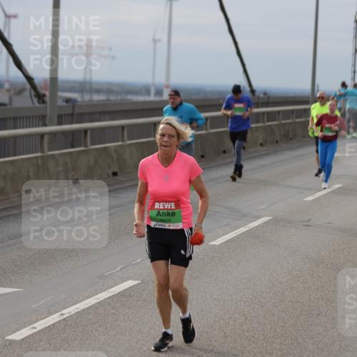 03.10.2025 - Köhlbrandbrückenlauf Jannik Wohlers http://msf.ph/oto/9151307 03.10.2025 15:58:02 Position 1 9309 meine-sportfotos.de