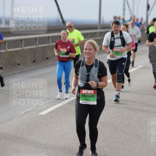 03.10.2025 - Köhlbrandbrückenlauf Jannik Wohlers http://msf.ph/oto/9151315 03.10.2025 15:58:04 Position 1 8571 meine-sportfotos.de