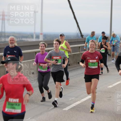 03.10.2025 - Köhlbrandbrückenlauf Jannik Wohlers http://msf.ph/oto/9151400 03.10.2025 15:58:18 Position 1 19141, 9540, 8754, 8752 meine-sportfotos.de