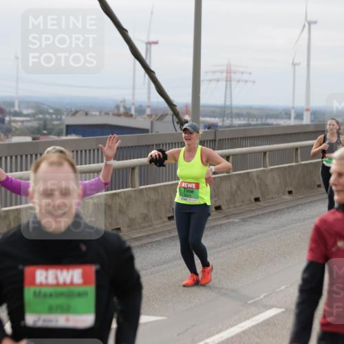 03.10.2025 - Köhlbrandbrückenlauf Jannik Wohlers http://msf.ph/oto/9151429 03.10.2025 15:58:21 Position 1 8223, 8004 meine-sportfotos.de