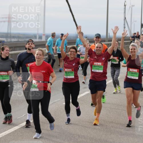 03.10.2025 - Köhlbrandbrückenlauf Jannik Wohlers http://msf.ph/oto/9151463 03.10.2025 15:58:25 Position 1 8252, 8344, 8446, 8444 meine-sportfotos.de