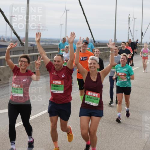 03.10.2025 - Köhlbrandbrückenlauf Jannik Wohlers http://msf.ph/oto/9151485 03.10.2025 15:58:27 Position 1 8344, 15, 8446, 8444, 8219 meine-sportfotos.de