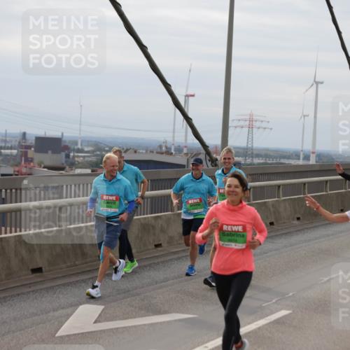 03.10.2025 - Köhlbrandbrückenlauf Jannik Wohlers http://msf.ph/oto/9151520 03.10.2025 15:58:32 Position 1 8614 meine-sportfotos.de