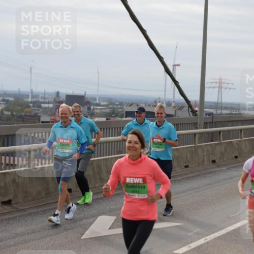 03.10.2025 - Köhlbrandbrückenlauf Jannik Wohlers http://msf.ph/oto/9151525 03.10.2025 15:58:33 Position 1 8614 meine-sportfotos.de