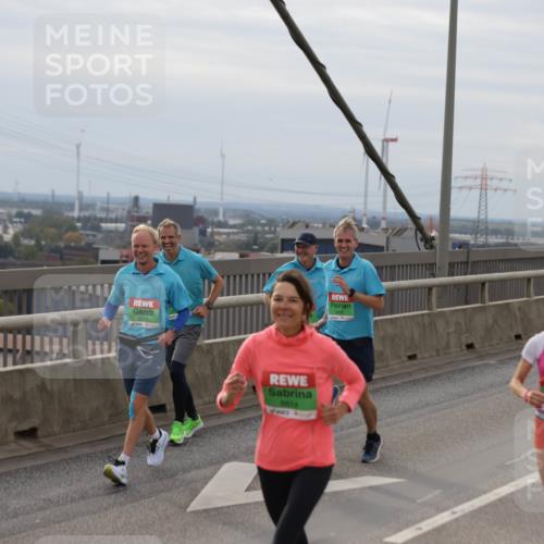 03.10.2025 - Köhlbrandbrückenlauf Jannik Wohlers http://msf.ph/oto/9151526 03.10.2025 15:58:33 Position 1 8614 meine-sportfotos.de
