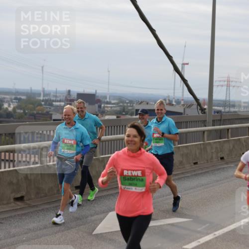 03.10.2025 - Köhlbrandbrückenlauf Jannik Wohlers http://msf.ph/oto/9151527 03.10.2025 15:58:33 Position 1 8614 meine-sportfotos.de