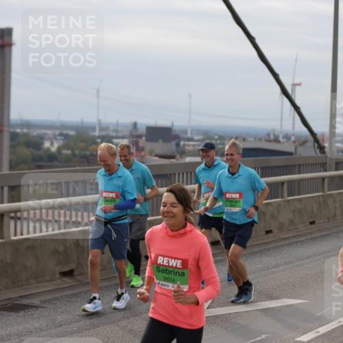 03.10.2025 - Köhlbrandbrückenlauf Jannik Wohlers http://msf.ph/oto/9151531 03.10.2025 15:58:33 Position 1 8614, 8726 meine-sportfotos.de