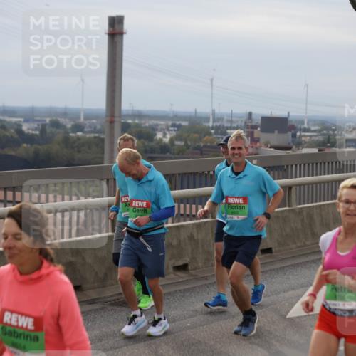 03.10.2025 - Köhlbrandbrückenlauf Jannik Wohlers http://msf.ph/oto/9151545 03.10.2025 15:58:34 Position 1 15310, 8905, 8726 meine-sportfotos.de
