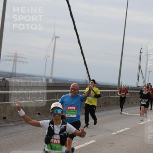 03.10.2025 - Köhlbrandbrückenlauf Jannik Wohlers http://msf.ph/oto/9151560 03.10.2025 15:58:39 Position 1 8124, 8670 meine-sportfotos.de