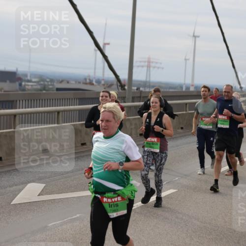 03.10.2025 - Köhlbrandbrückenlauf Jannik Wohlers http://msf.ph/oto/9151587 03.10.2025 15:58:46 Position 1 7983, 9445 meine-sportfotos.de