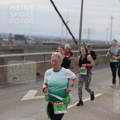 03.10.2025 - Köhlbrandbrückenlauf Jannik Wohlers http://msf.ph/oto/9151591 03.10.2025 15:58:46 Position 1 7983 meine-sportfotos.de