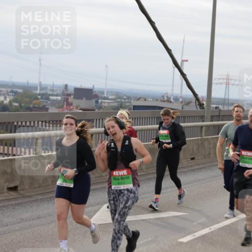 03.10.2025 - Köhlbrandbrückenlauf Jannik Wohlers http://msf.ph/oto/9151602 03.10.2025 15:58:47 Position 1 8474 meine-sportfotos.de