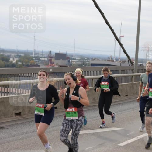 03.10.2025 - Köhlbrandbrückenlauf Jannik Wohlers http://msf.ph/oto/9151604 03.10.2025 15:58:47 Position 1 8112, 8474 meine-sportfotos.de