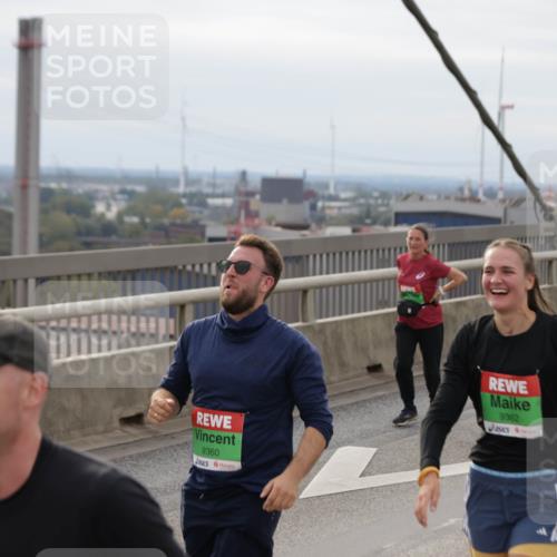 03.10.2025 - Köhlbrandbrückenlauf Jannik Wohlers http://msf.ph/oto/9151632 03.10.2025 15:58:51 Position 1 9360, 9362 meine-sportfotos.de