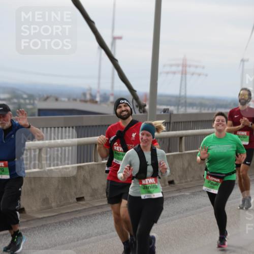 03.10.2025 - Köhlbrandbrückenlauf Jannik Wohlers http://msf.ph/oto/9151679 03.10.2025 15:59:01 Position 1 9112, 9637 meine-sportfotos.de