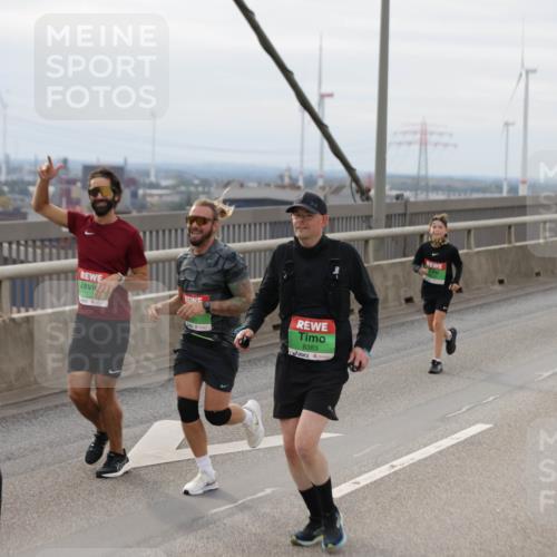 03.10.2025 - Köhlbrandbrückenlauf Jannik Wohlers http://msf.ph/oto/9151707 03.10.2025 15:59:05 Position 1 6, 7, 2016, 0, 76374, 8383 meine-sportfotos.de